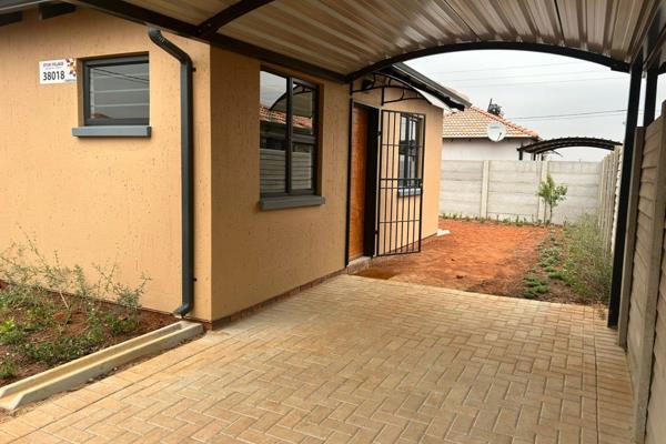 Charming 2 Bedroom House in Protea Glen

Location: Star Village, Protea ...