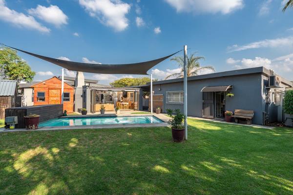 Charming and Modern Home in Mayberry Park – Perfect for Families &amp; Working Professionals! Another exclusive mandate by Rosie Viljoen Real Estate. Welcome to this beautifully designed and well-maintained home. With a lovely ...