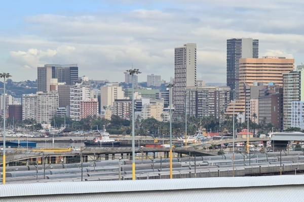 Bachelor Flat on South Beach Avenue in the building called Bayview House. 

Neat open plan kitchen, lounge with some views towards the ...