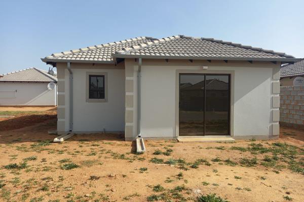 NEW DEVELOPMENTS for sale in SELCOURT ESTATE.

BEAUTIFUL SECURE ESTATE with ACCESS CONTROLLED GATE.

Prices from R620 000 ...