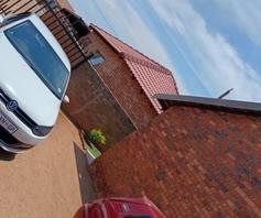 House for sale in Soshanguve FF