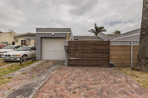 Stunning 2-Bedroom Home for Sale in Summer Greens! 

Perfectly located near Canal Walk, Milnerton’s beautiful beaches, and offering ...