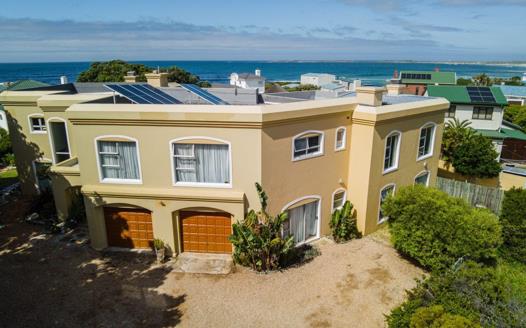 8 Bedroom House for sale in Bettys Bay