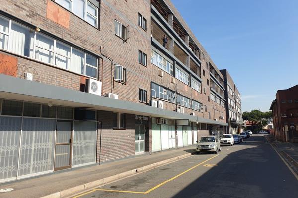 Perfectly positioned near Stamford Hill &amp; Umgeni Roads.
•	Light industrial space 
•	Multiple usage 
•	Fully air-conditioned
•	Drive ...