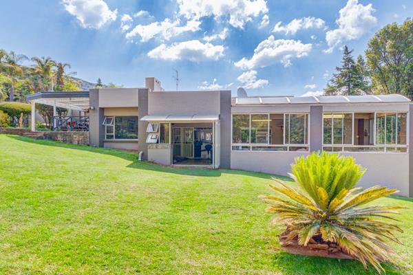 Owner asking R 2 999 000
Negotiating offers above R 2 499 000


Welcome to your dream ...