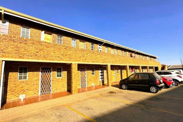 A neat Bachelor is available with porcelain tiles. Ready to move in&quot;
In a no load shedding area.
Gated and secure.
Separate ...