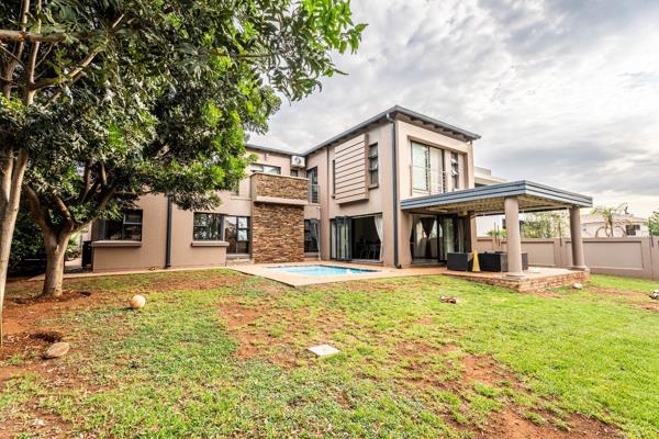 This luxurious 5-bedroom, all en-suite house is a standout property located in the ...