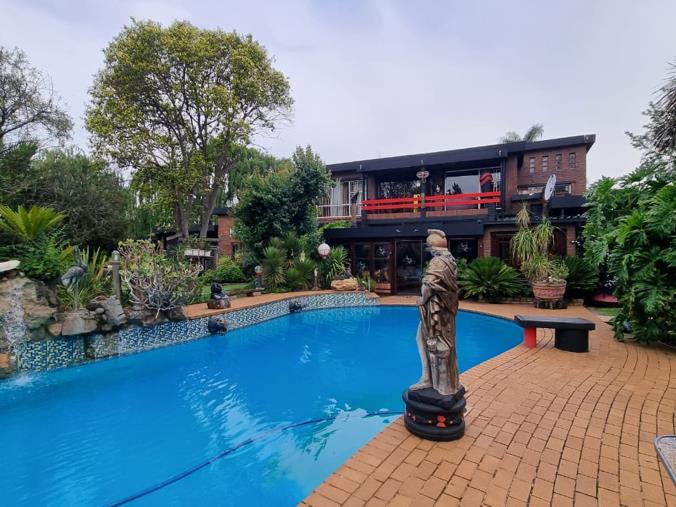 4 Bedroom House for Sale in Strubenvale