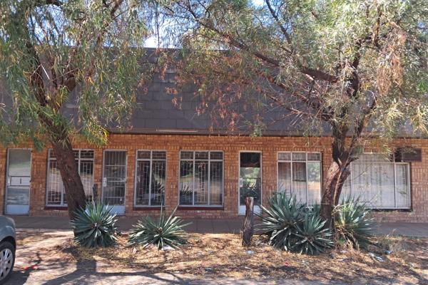 Commercial Property to Let in Zeerust
Located in the Bonanza Area

Big open space with bathroom and kitchen.
This commercial also ...