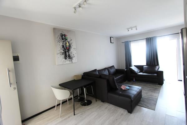 Stunning 2 Bedroom Apartment in Broadacres

Experience the ultimate in comfort and security in this beautiful 2 bedroom, 2 bathroom ...