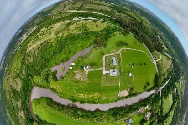 Large Eco-Estate Agricultural Plots in Gonubie Broads.

Embrace the charm of country living with this 8,218m2 plot in the serene ...