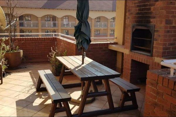 Newly tiled! No Loadshedding!

This 3 bedroom, 2 bathrooms 5th floor apartment corner ...