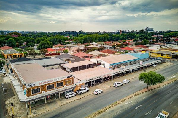 Zoned BUSINESS 3 - situated on an enormous stand of 2826sqm in a PRIME LOCATION in Boksburg! 
Price Excludes VAT. 

Extremely ...