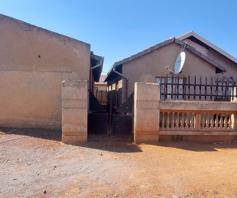 House for sale in Daveyton