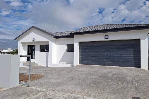 NEW RELEASE 

Newly build home 
In the fast growing Fountains. 
Close to mall and beach.
Easy access to the N2.
3 bedroom 
2 ...