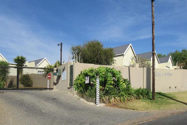 Urgent Sale..

This unit is in a sought after complex in Radiokop. It offers 3 spacious Bedrooms and 2 bathrooms of which 1 is en ...