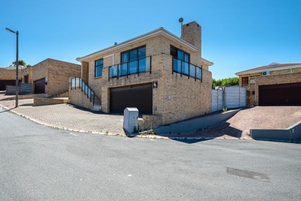 ****Exclusive Mandate****  
  
Nestled in the family-oriented neighbourhood of Brackenfell South, this stunning 3-bedroom property is ...