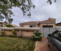 House for sale in Roodekop