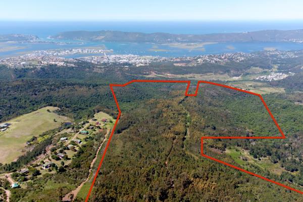 In a unique area of Knysna lies this beautiful 101 hectare piece of land overlooking the ...