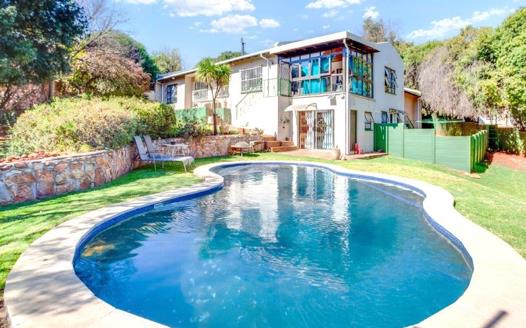 3 Bedroom House for sale in Kloofendal