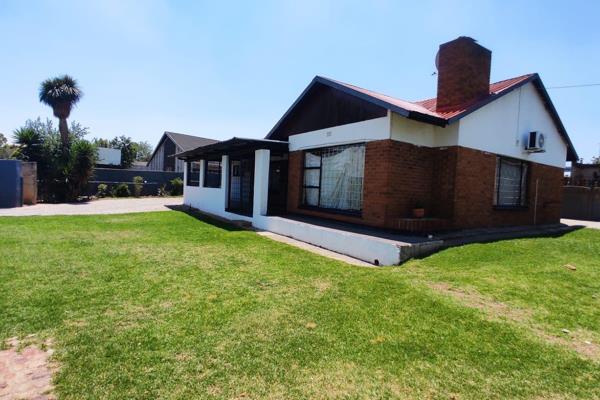 This charming three-bedroom freestanding house in Whitfield, Boksburg, offers spacious living and a host of fantastic features. The ...