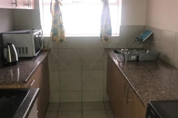 Ground Floor, Spacious 1 Bedroom (BIC) apartment in Wynberg
Close to shops, schools and amenities
Separate Lounge, Kitchen and ...