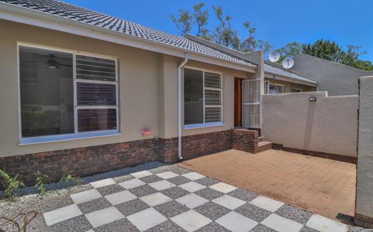 2 Bedroom House for sale in Fourways Gardens