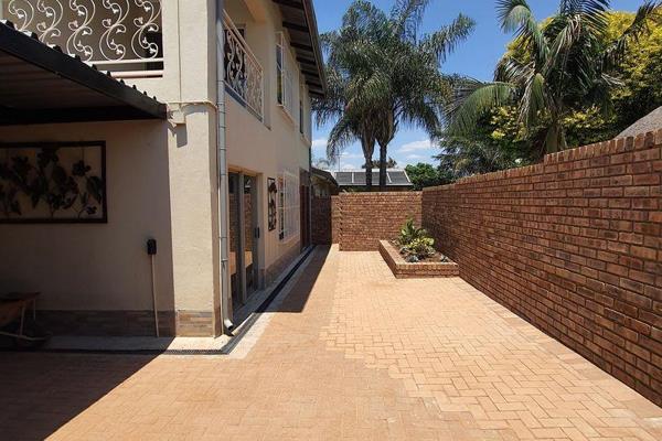 GARDEN COTTAGE TO LET

Retief avenue is just off Solomon Mahlangu street with easy access to highways, Unitas and Botha avenue. The ...