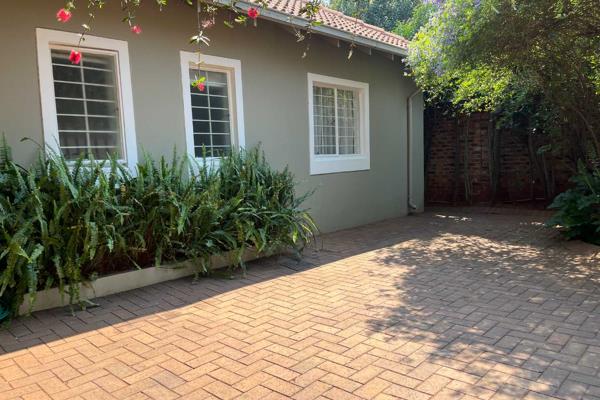 Charming fully furnished 2-bedroom cottage to rent in Emmarentia. (no TV)

Open-plan ...