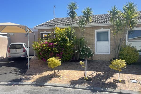 SOLE MANDATE

3-Bedroom Property with Flatlet!

This property is a neat and well-maintained property in a pocket of Kenilworth that has ...