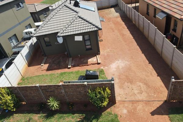 Step into this delightful family home nestled in the heart of Protea Glen Ext 39. With ...