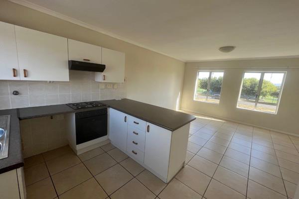 2 Bedroom apartment in Jewel Place Kleinbron park.
Open plan kitchen and lounge, built ...