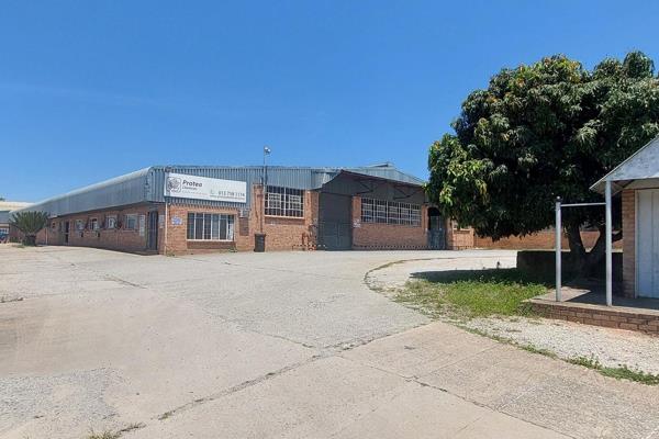 Industrial Property To Let Rocky&#39;s Drift 

R 104 000 p/m
Pricing excludes VAT, consumption and operational costs

Size - 2 ...