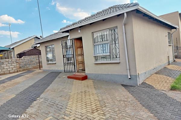 If you are looking for a house to invest in and build rooms, look no further.

Ideal family home, ideal location

This property ...