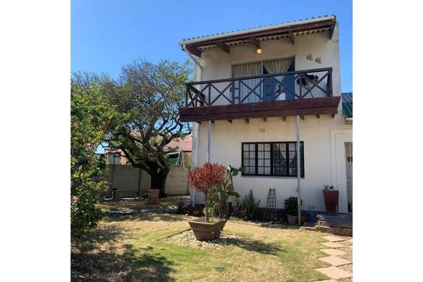 This charming cottage, ideally located just a stone&#39;s throw from the scenic Lagoon Beach Milnerton. This spacious home features ...