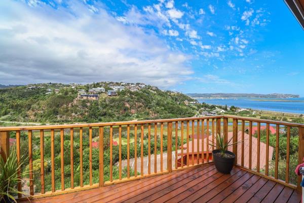 Located in the peaceful River Glades Estate of Knysna, this architecturally striking ...