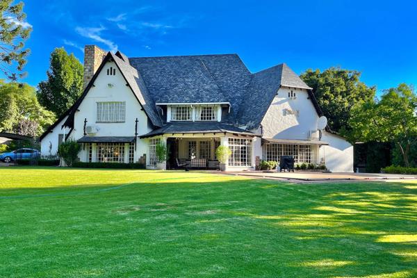 A Gentleman&#39;s estate on a bold 4000 square metres of rolling lawns and conveniently ...