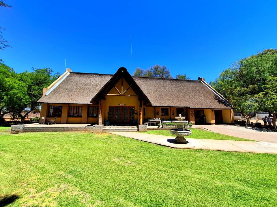 3 Bedroom House for sale in Upington Rural - P24-115275726