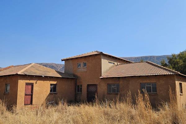 Farm with incomplete building, approved building plans available, property is connected to Tshwane electricity and uses borehole water ...