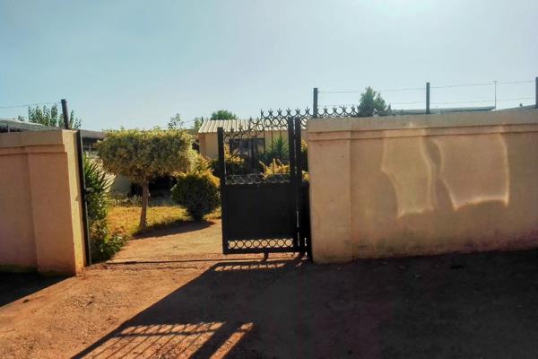 specious house in soshanguve ext 11 is up for sale, the property offers two bedroom, with fitted bathroom and open plan for lounge and ...