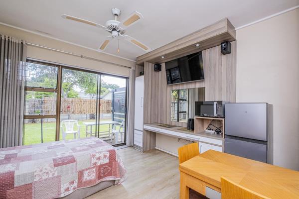 This spacious and sunny unit is ideal for a professional single person.

Bachelor ...