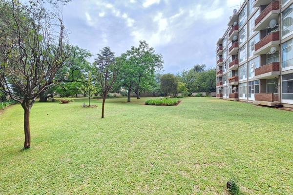 Do you need a Two bedroom apartment that has a very modern kitchen with quartz tops and built-in cupboards?  
This gem offers you a ...