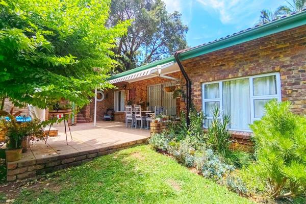 Located in a sought-after, peaceful complex in Tzaneen, this stylish home offers a perfect mix of comfort and convenience. Ideal for ...