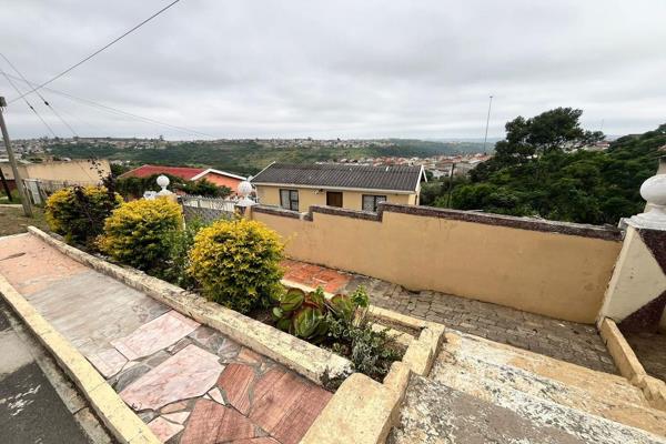 Property at R480 000 available For Sale!

At this property offers you a built in kitchen, tiled in kitchen, lounge, one bedroom. The ...