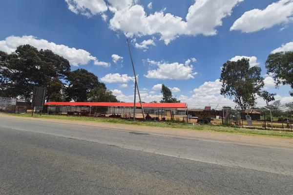 7 x Shops With A Very Good Monthly Rental Income 
Currently Running As:

??A Scrap Yard
??Auctions Space
??Sand Blasting and ...