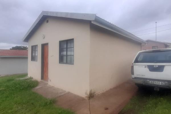 House for sale in ZIMBANE VALLEY

Simphiwe Molefi Properties is excited to introduces to the market this beautiful house in the ...