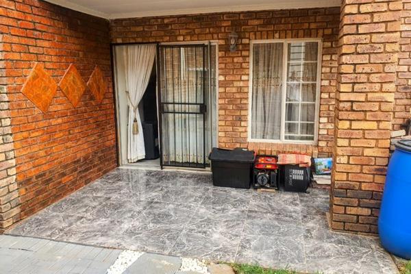 Going on Auction: Wednesday 18 December 2024
Reserve Price: R750 000.00 (All offers will be reviewed)
Non-refundable 10% commission ...