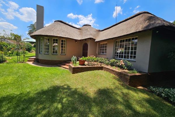 This beautiful thatched home offers living areas with features that will capture your heart.
As you step inside you`ll be greeted by ...