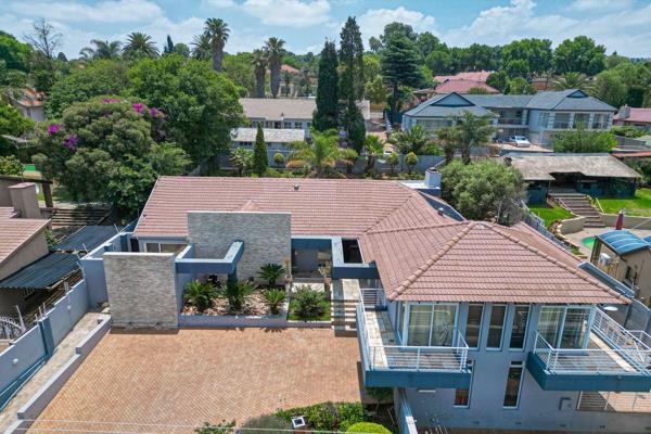 Owner considering offers FROM R2 100 000
Owner ASKING R2 400 000

Welcome to this enchanting 3-bedroom, 2-bathroom residence that ...