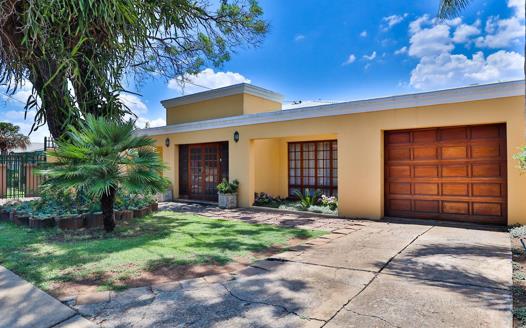 3 Bedroom House for sale in Capital Park